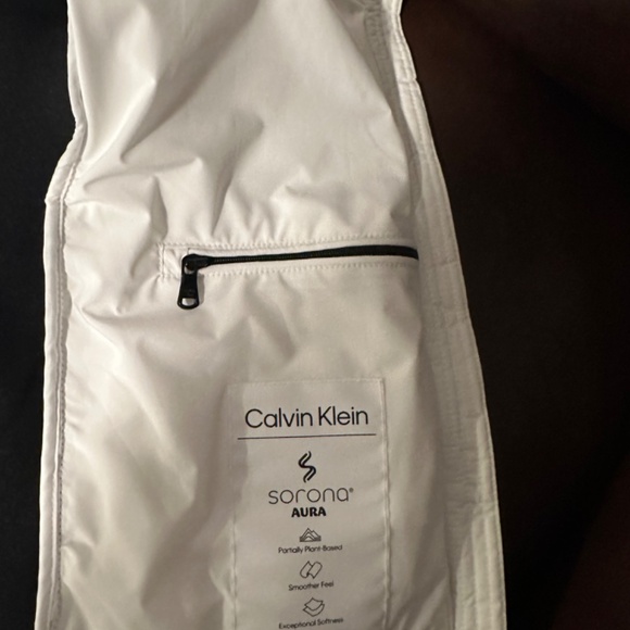 Giftable!!! Never worn Calvin Klein Woman’s Hooded Packable Puffer Coat, - Picture 9 of 9